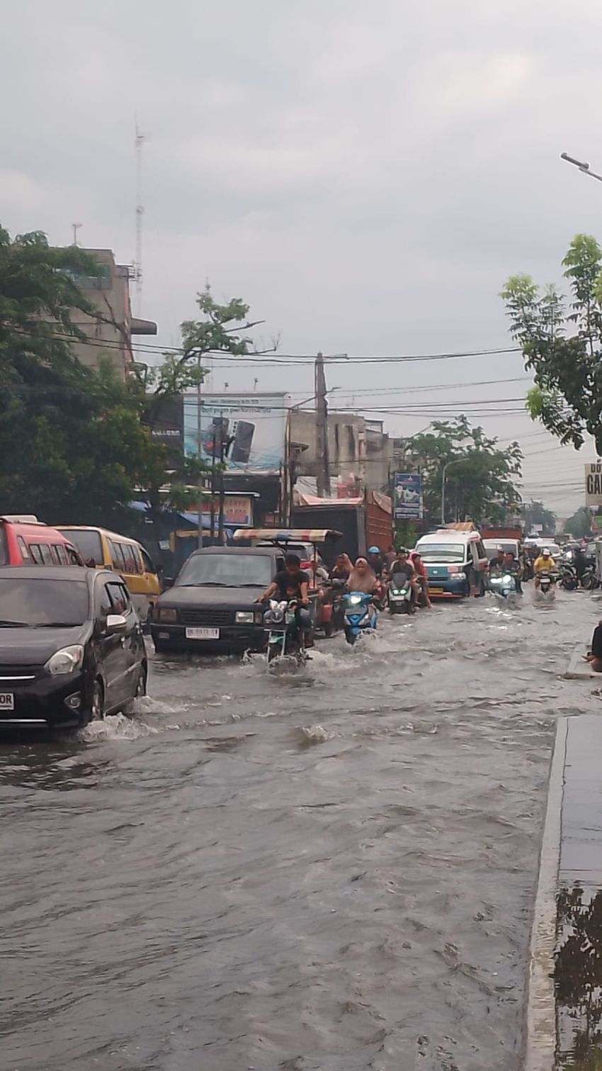 Diguyur Hujan Deras, Medan Labuhan dan Marelan Kembali Terendam Banjir