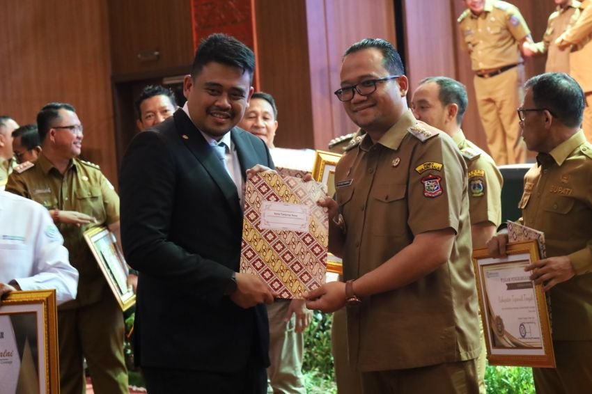 Pemko Tanjungbalai Raih Penghargaan UHC Prioritas dari Gubernur Sumut