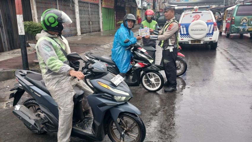 Sat Lantas Polres Pematangsiantar Edukasi Ojol Tertib Berlalu Lintas