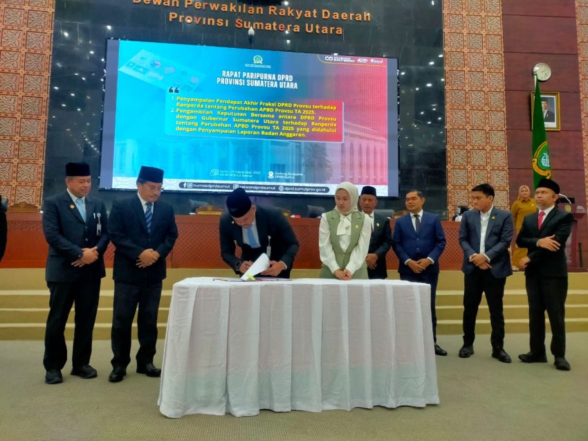 Rapat Paripurna DPRD SU Setujui Ranperda P-APBD Sumut TA 2025 Rp12,546 Triliun Lebih Jadi Perda