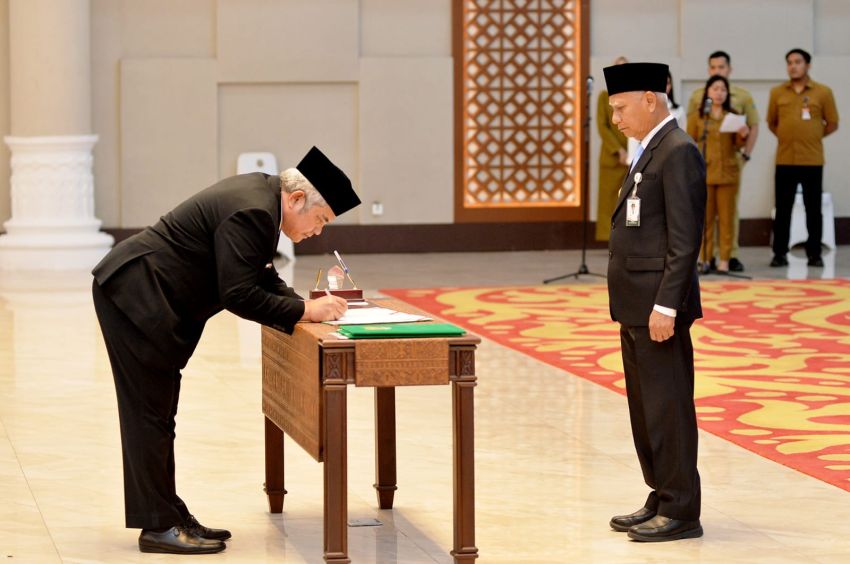 Wagub Sumut Surya Lantik Pejabat Pimpinan Tinggi Pratama dan Administrator