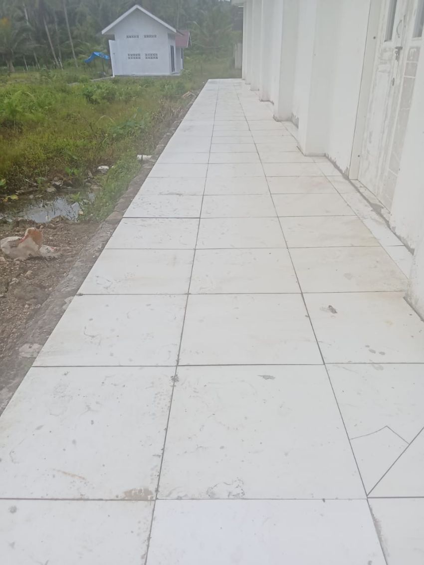 Setelah Disorot SIB, Lantai Rumah Sakit Pratama di Hilizoi Akhirnya Diperbaiki