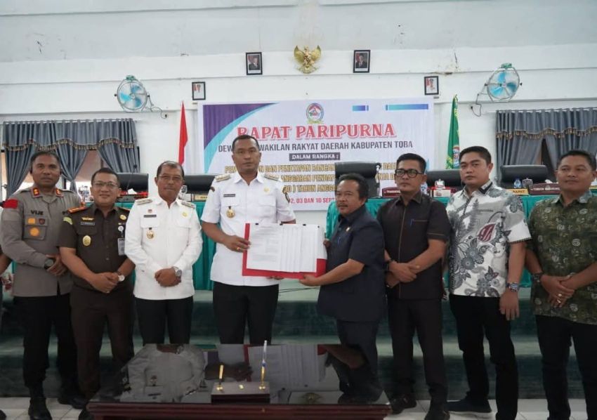 DPRD Toba Sahkan Perda Perubahan APBD 2025