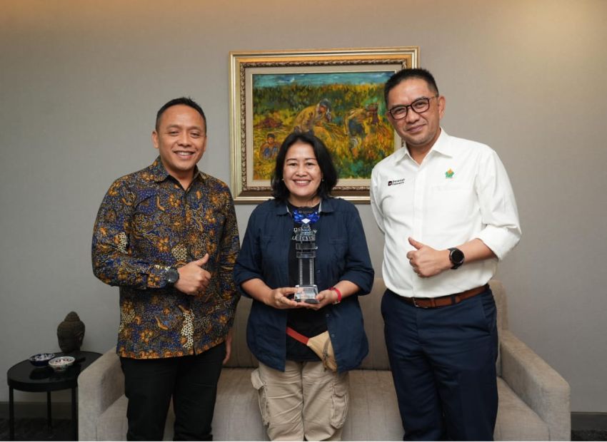 Dini Sriwati, Srikandi PalmCo Raih Juara Pertama Lomba Puisi Nasional Balai Pustaka