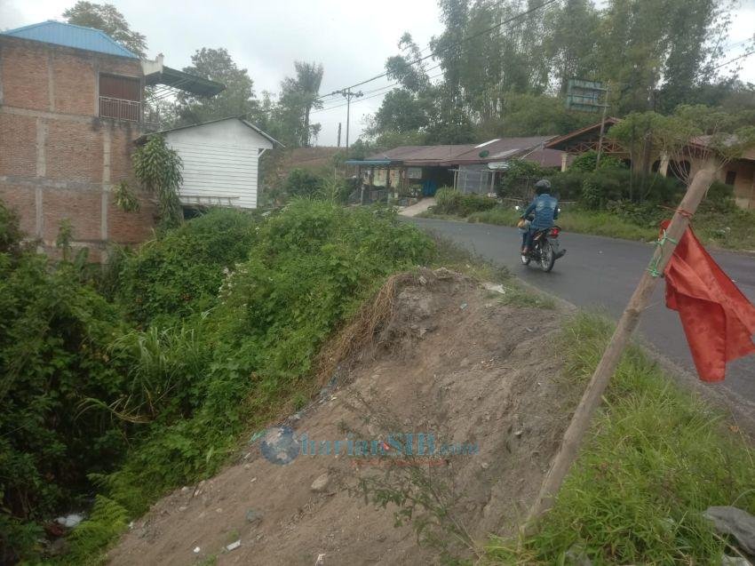 Bahu Jalan Nasional di Saribudolok Simalungun Amblas