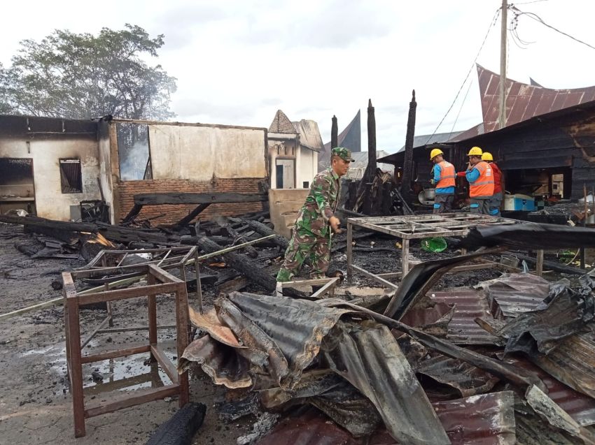 Kebakaran Hanguskan Delapan Rumah Warga di Samosir