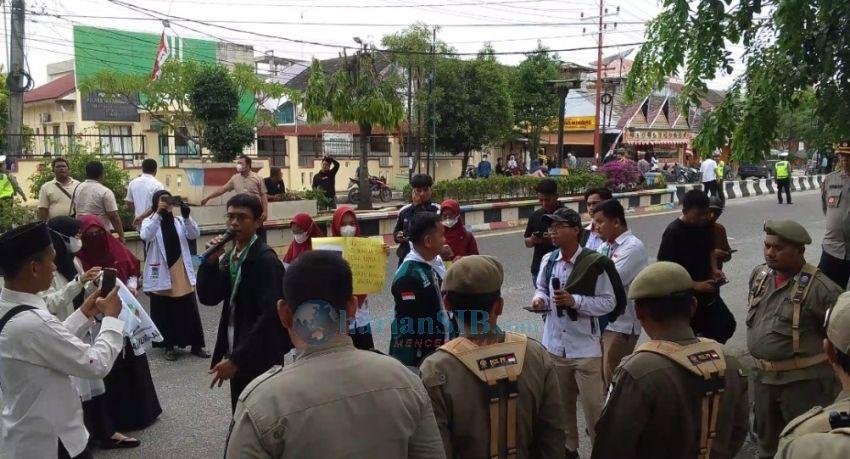 Unjuk Rasa di DPRD Kota Tanjungbalai, KAMMI Kecewa Forkopimda Tidak Hadir Berdiskusi