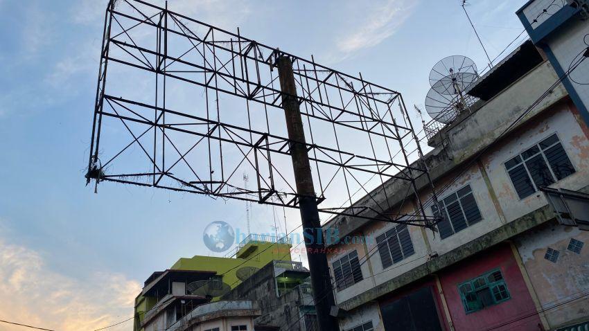 Billboard Usang Dinilai Berbahaya, Pemko Tebingtinggi Didesak Segera Lakukan Pembongkaran