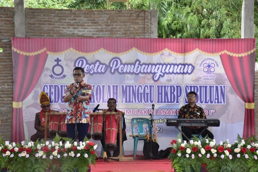 Bupati Masinton Hadiri Pesta Pembangunan Gedung Sekolah Minggu HKBP Sibuluan