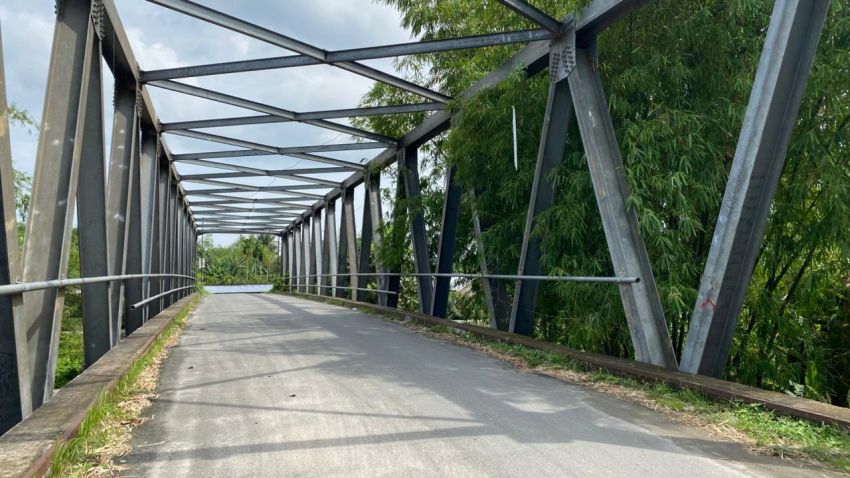 Pengguna Jalan Resah, 10 Batang Besi Pembatas Jembatan di Jalan Gelatik Tebingtinggi Raib