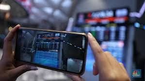 Rupiah Menguat, IHSG Tembus 8.099