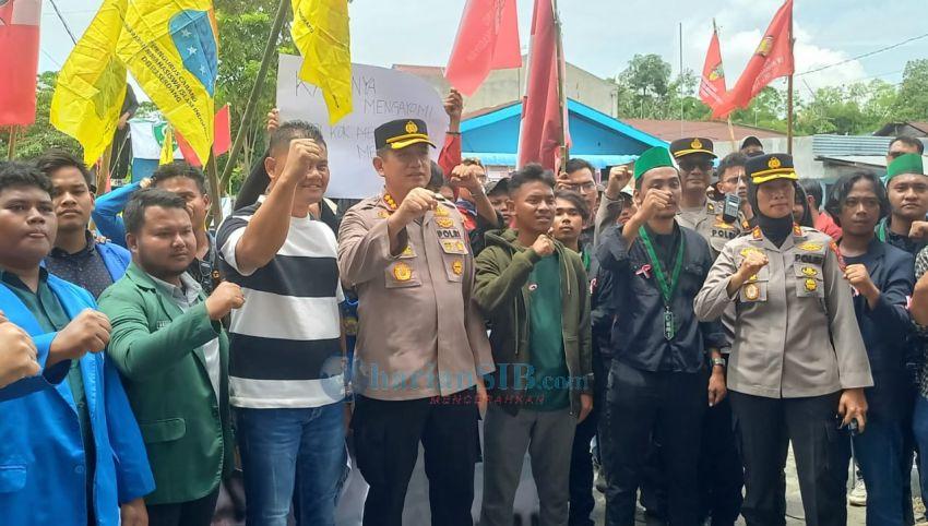 Cipayung Plus dan Mahasiswa Aksi Damai di Polresta Deliserdang
