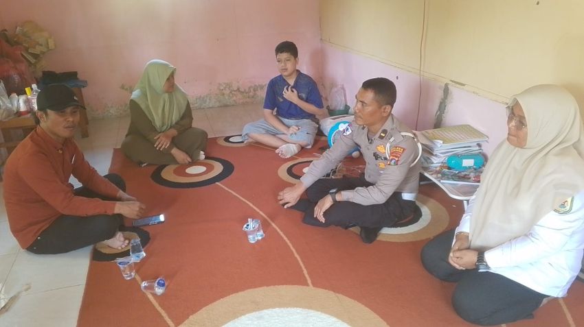 Satlantas Sergai Bantu Pelajar Hafiz Qur&rsquo;an Korban Gigitan Ular Kobra