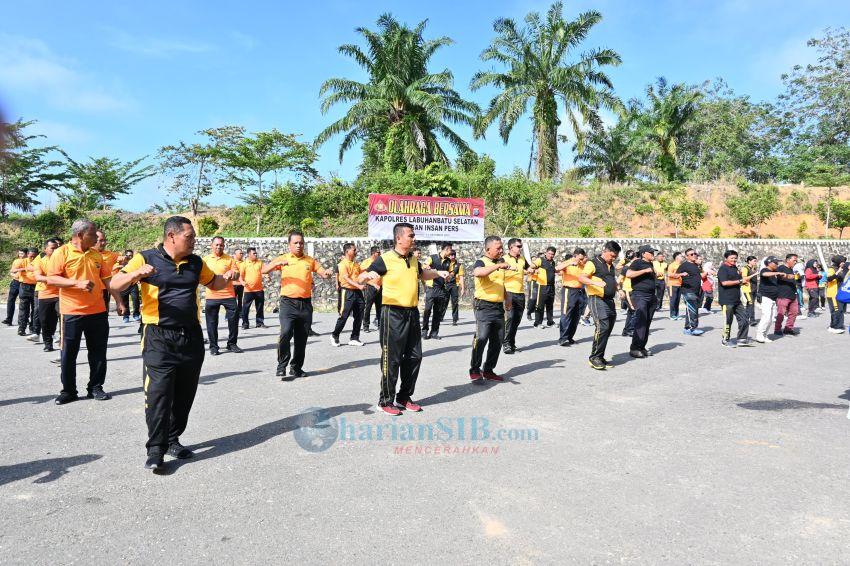 Pererat Sinergitas, Polres Labusel Olahraga Bersama Insan Pers