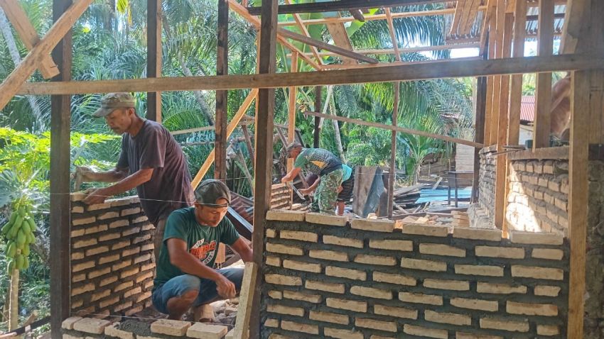 Satgas TMMD Kodim 0211/TT Bangun Rumah Layak Huni untuk Warga Lumut