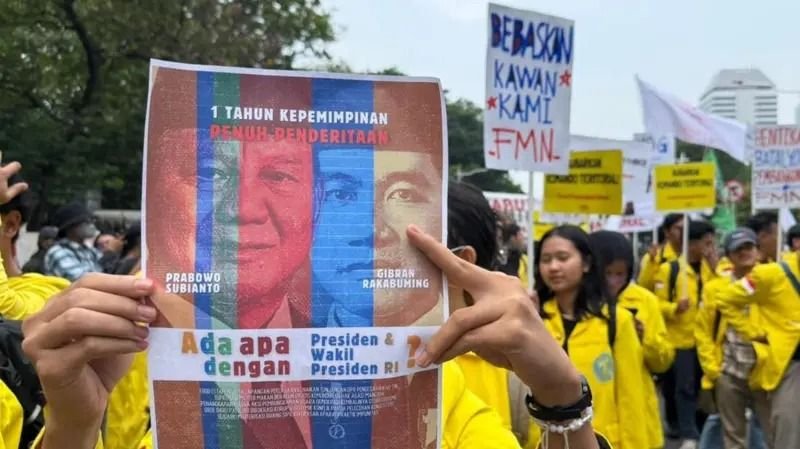 Mahasiswa Demo Peringati 1 Tahun Prabowo-Gibran di Jakpus, Bawa 8 Tuntutan