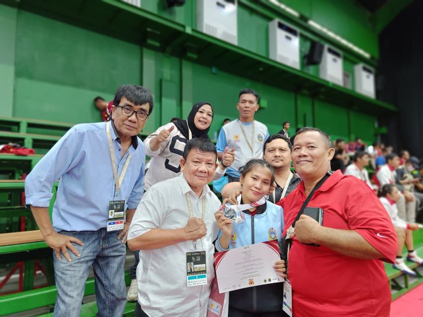 Bellinda dan Bulan Manalu, Kakak Beradik Ukir Prestasi di PON Bela Diri 2025