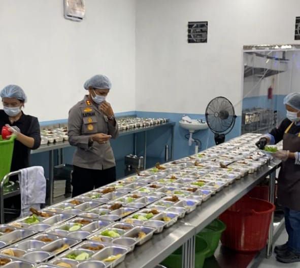 Polres Pematangsiantar Salurkan Makanan Bergizi Gratis untuk Siswa Sekolah