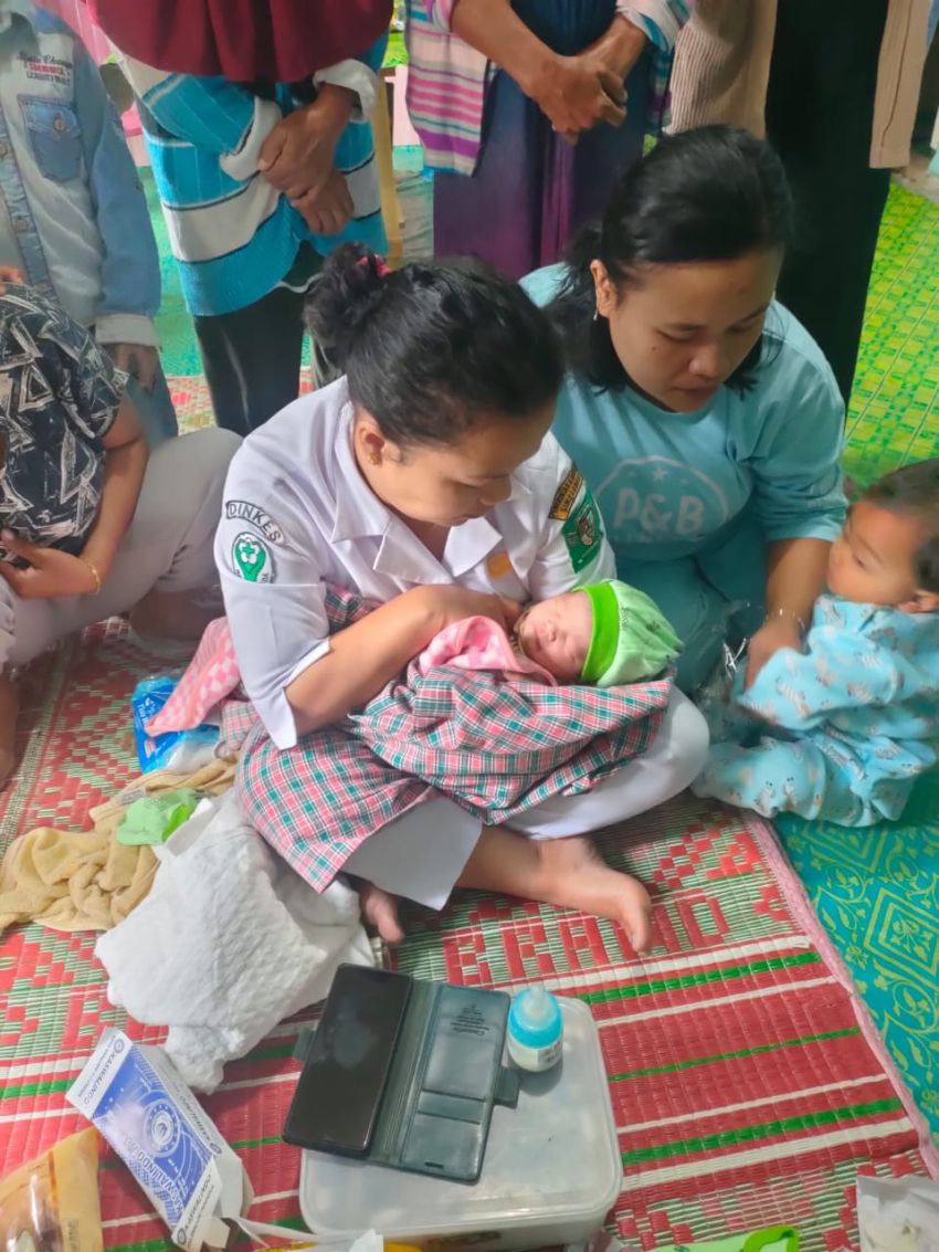 Bayi Laki-Laki Ditemukan Dalam Kotak Indomie di Perkebunan Teh Simalungun