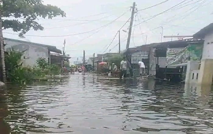 Warga Tanjung Tiram Kebanjiran, Saluran Air Tersumbat