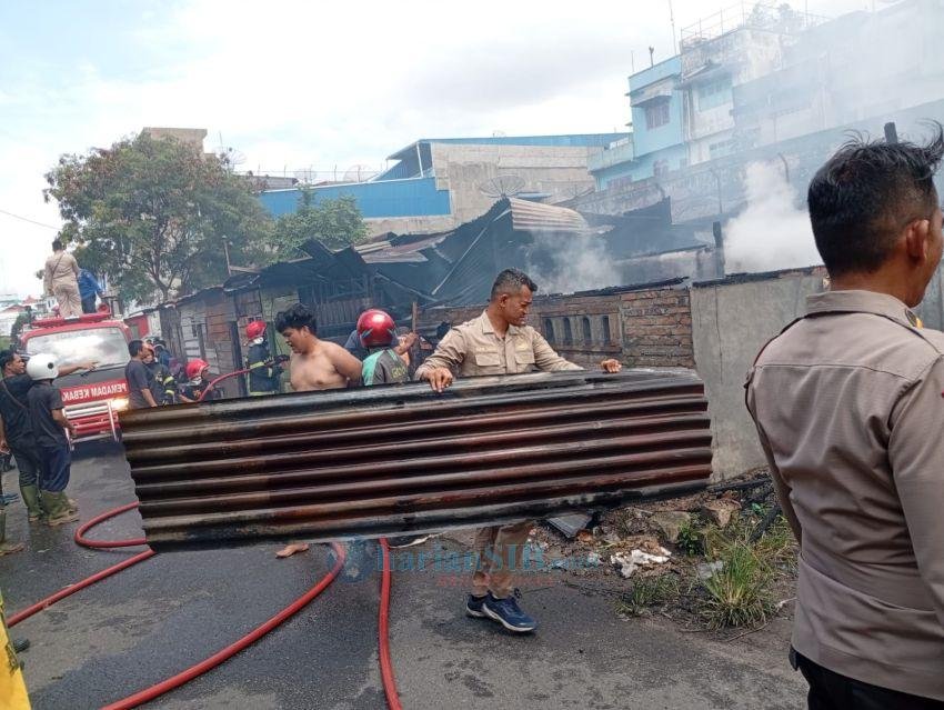 Kios Ayam di Jalan Lokomotif Siantar Terbakar, Ratusan Ekor Ayam Hangus