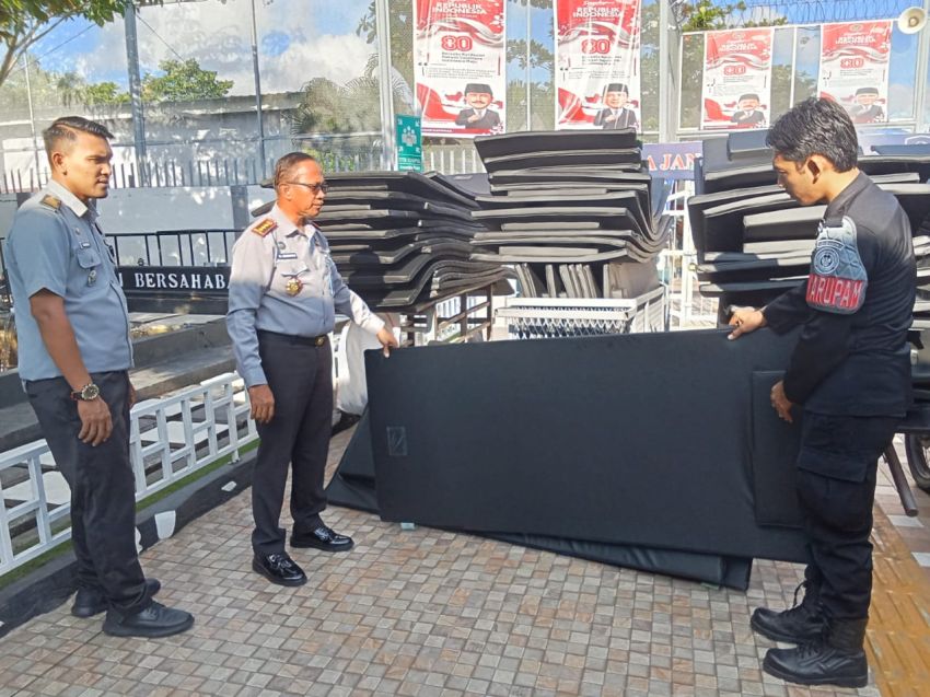 Lapas Kelas IIA Labuhan Ruku Serahkan 139 Matras untuk Warga Binaan