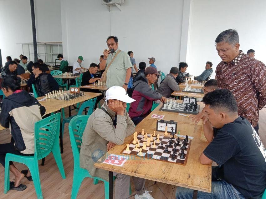 Parluhutan Pangaribuan Juara Catur Non Gelar di Simalungun
