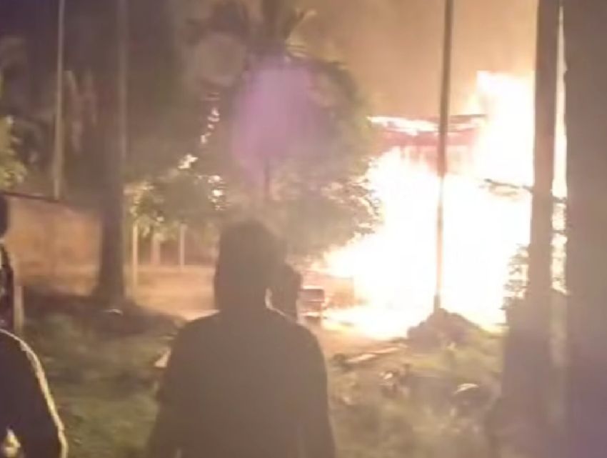 Satu Unit Rumah Ludes Terbakar di Barus Utara