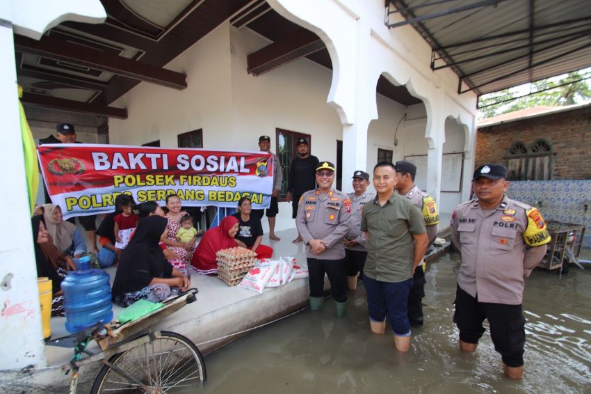 Polres Sergai Beri Bantuan Sembako untuk Korban Banjir di Sei Rampah dan Sei Bamban