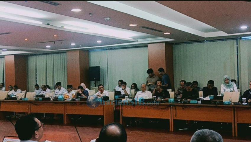 Rapat Banggar Bahas R-APBD Sumut Rp13 Triliun Molor, Sejumlah Anggota DPRD Walk Out