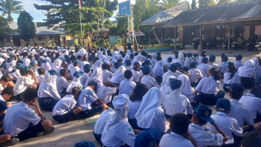 Sat Lantas Polres Pematangsiantar Sambangi SMP Negeri 9, Ajak Siswa Tertib Berlalu Lintas Sejak Dini
