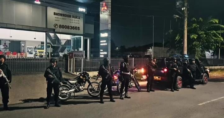 Sat Brimob Polda Sumut Gelar Patroli Dialogis di Medan