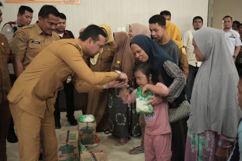 Bupati Fery Buka Bimtek Sosial untuk Lansia dan Disabilitas di Labusel