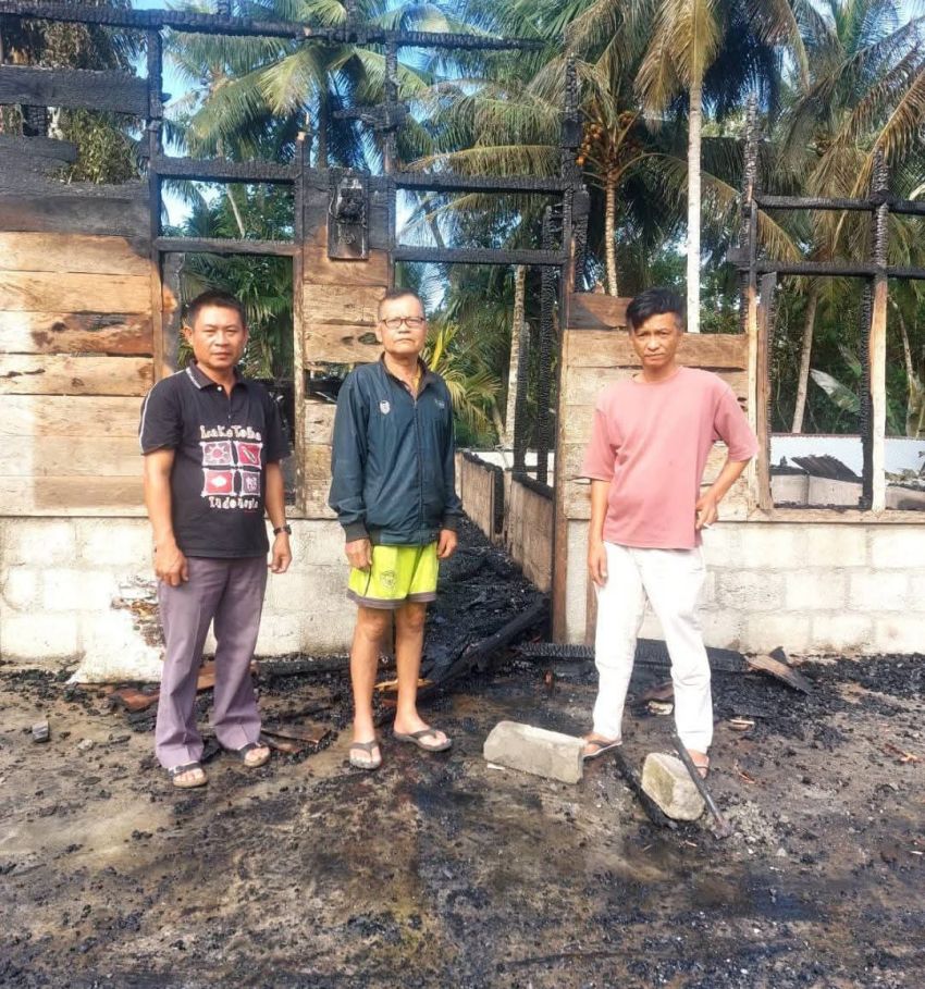 Kadis PRKPLH Nias Barat Tinjau Rumah Korban Kebakaran di Desa Lolowau Lahomi
