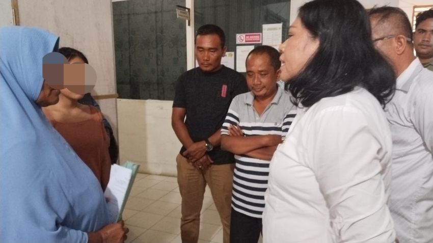 Dinsos Tapteng Kembalikan Anak di Bawah Umur Korban Razia Warung Remang-Remang ke Orang Tua