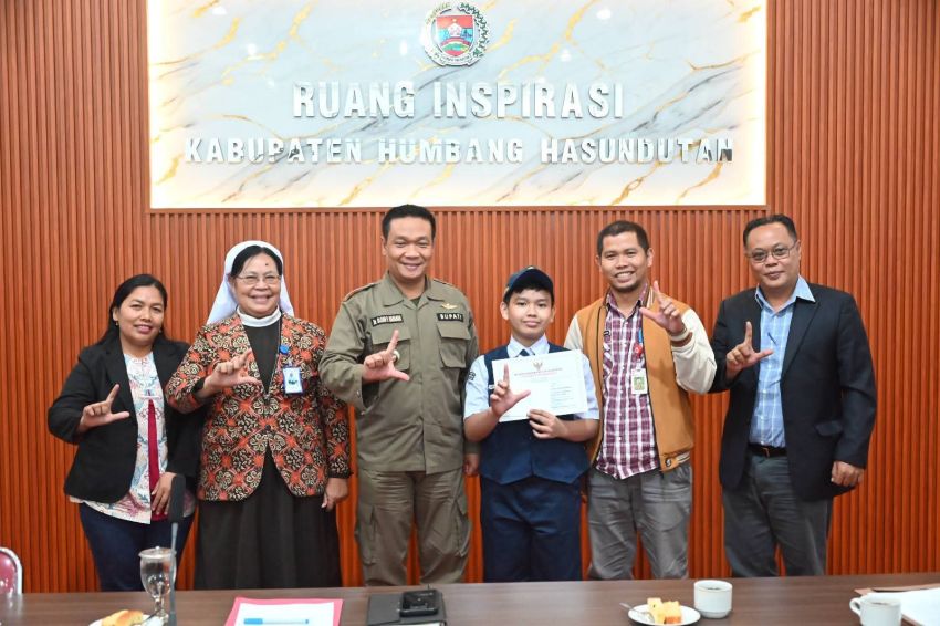 Bupati Humbahas Sambut Kepulangan Peserta Didik Gasing Intensive Program