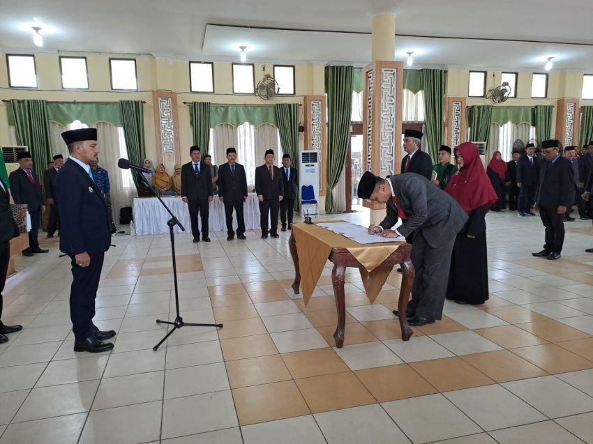Wali Kota Tebingtinggi Lantik Sekda dan 12 Pejabat Pimpinan Pratama