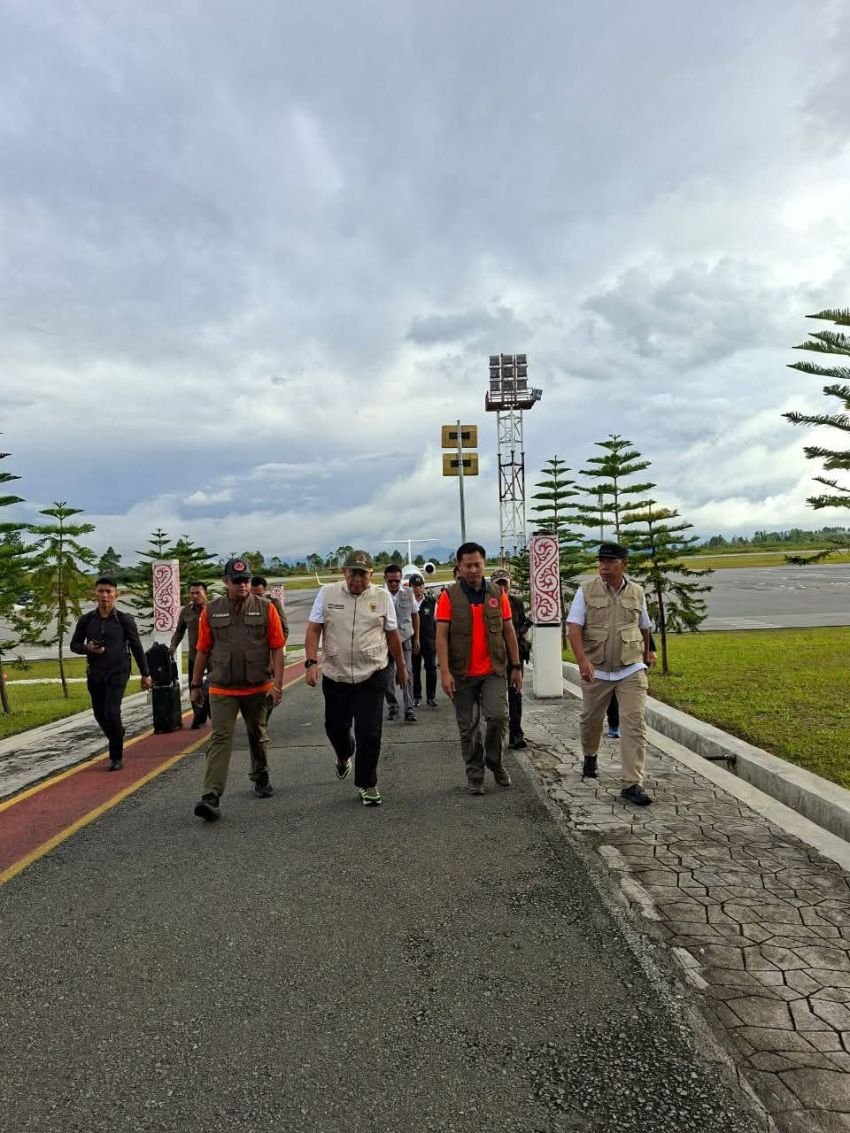 Wakil Ketua DPR RI Serahkan Bantuan untuk Korban Bencana di Taput