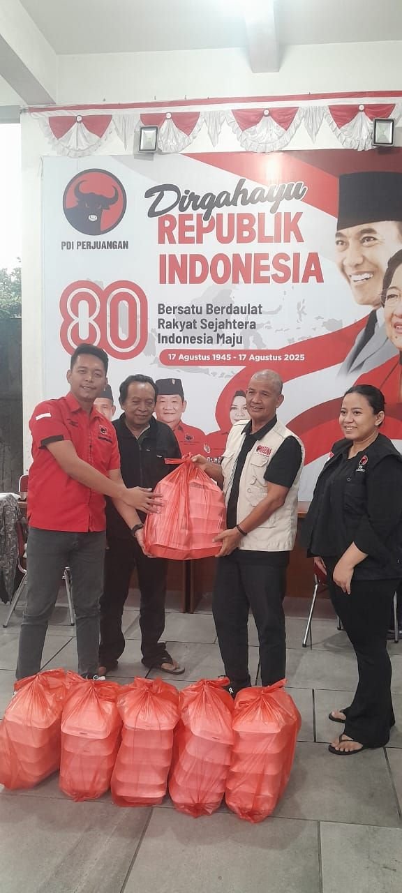 PDI Perjuangan Sumut Dirikan Dapur Umum dan Salurkan Bantuan ke Korban Banjir di Sumut