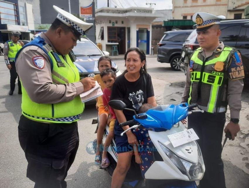 Operasi Zebra Toba 2025 Polres Tebingtinggi, Satgas Gakkum Beri Edukasi dan Tilang Teguran