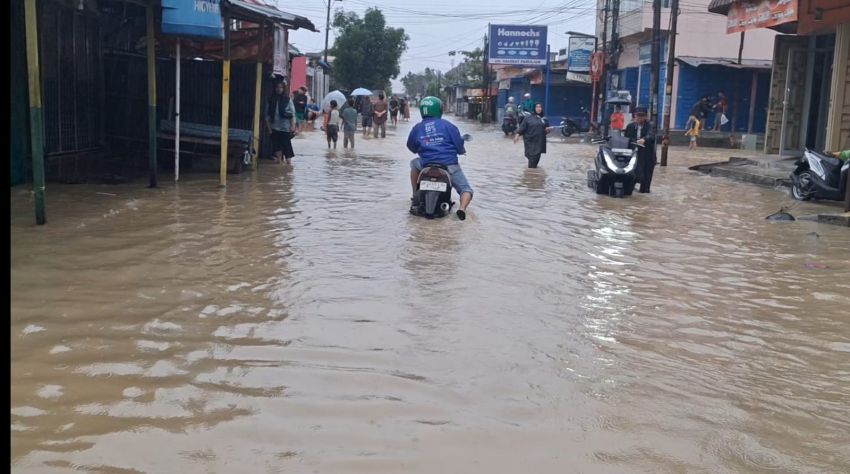Perumnas Mandala Terendam Banjir, Puluhan Jalan Tergenang dan Kendaraan Mogok