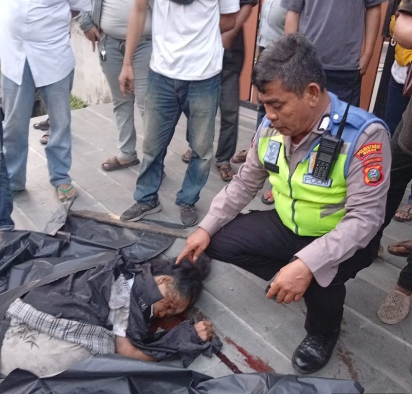 Mobil Lexus Tabrak Pebetor di Medan Timur, Satu Tewas