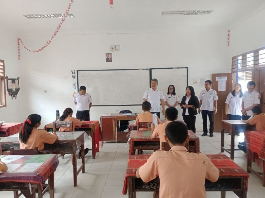 Visi Pendidikan Unggul Taput Dipertanyakan: Kepala Sekolah Senior Didemosi Jelang Seleksi Kelas Unggulan