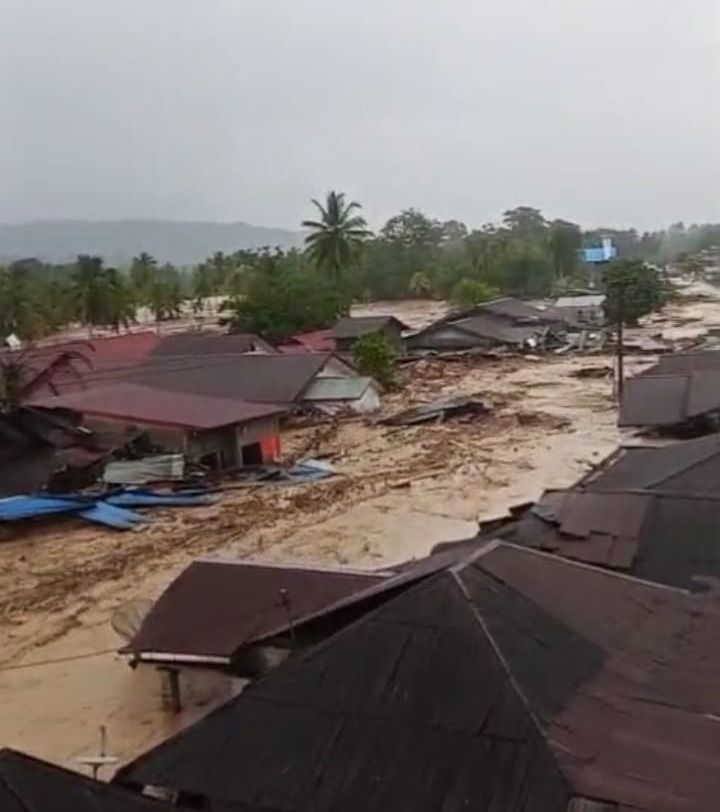 Banjir dan Longsor Landa Tapteng, Kadis LHK: Banjir Dipicu Tingginya Curah Hujan