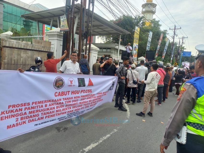 Puluhan Warga Unjuk Rasa ke BPN Sumut Tuntut Penyelesaian Kasus Tanah