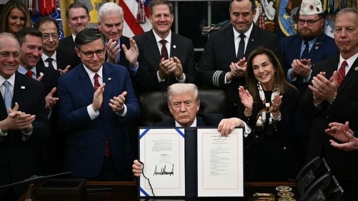 Senat AS Loloskan RUU Akhiri Penutupan Pemerintahan Trump