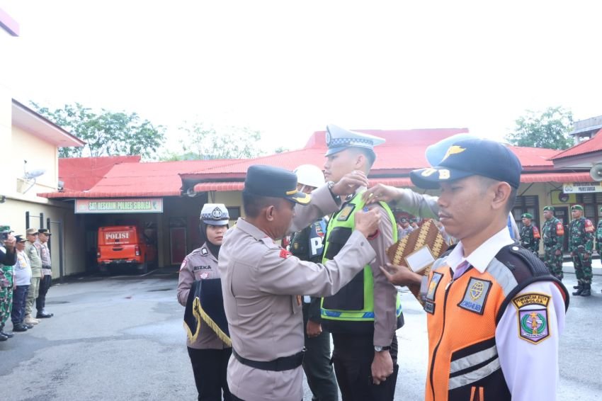Polres Sibolga Laksanakan Apel Gelar Pasukan Operasi Zebra Toba 2025