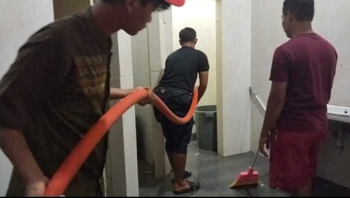 Pemkab Tapteng Siapkan Toilet Bersih ke Pengungsi