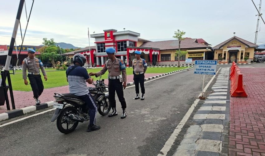 Jelang Operasi Zebra, Sipropam Polres Labuhanbatu Periksa Kelengkapan Berkendara Personel