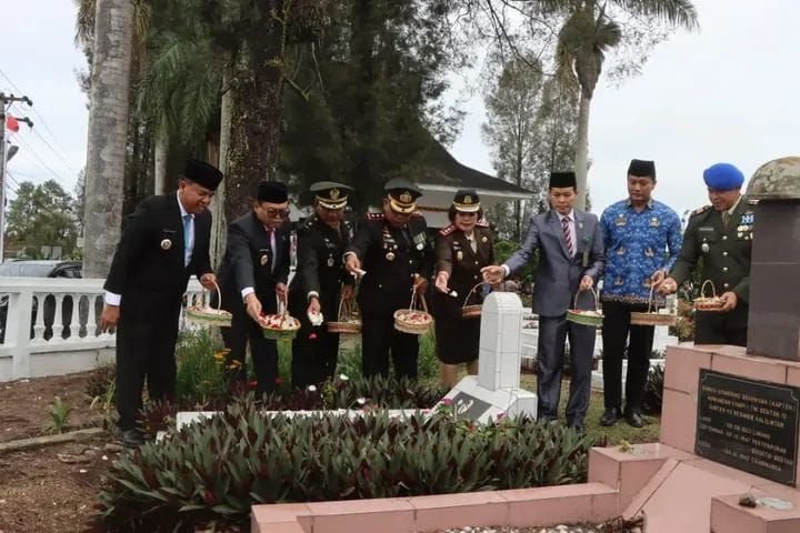 Peringatan Hari Pahlawan di Kabupaten Karo Khidmat